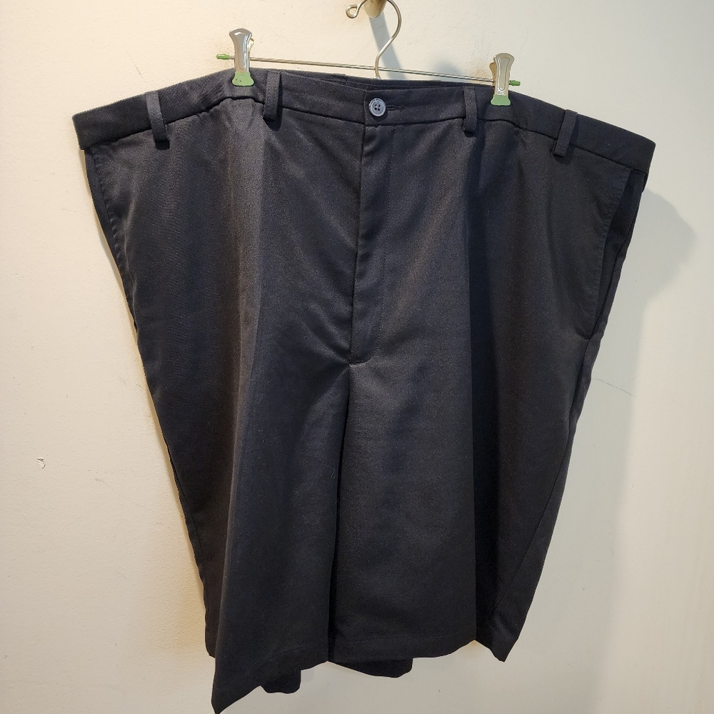 Haggar Men's Black Flat-Front Shorts Plus Sz 52